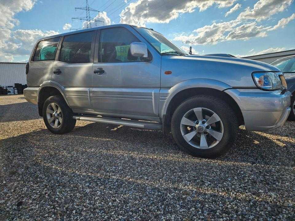 Nissan Terrano 3,0 Di Outdoor 7 Sitze 1.Hand Scheckheft пробіг: 160000 рік: Februar 2004 Diesel потужність:154 PS коробка: Manuell ціна: 5900