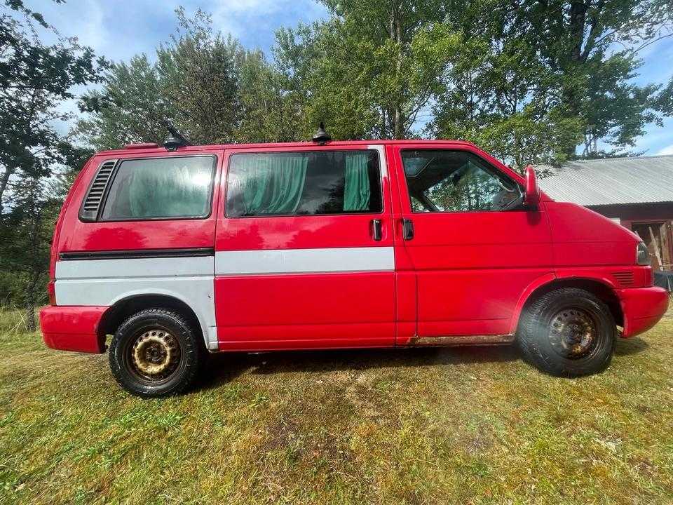VW T4 Multivan пробіг: 383600 рік: Oktober 1998 Diesel потужність:102 PS коробка: Manuell ціна: 3300